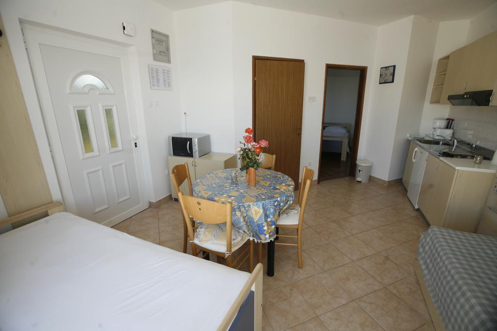 Apartments Roza Miskovici Exterior photo